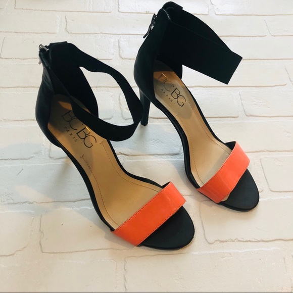 BCBG a few nicks on the side of the shoe - Picture 2 of 8